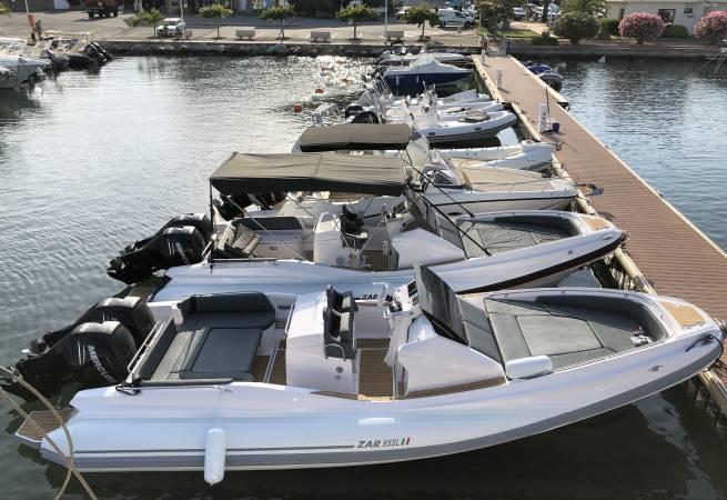Bateaux en hivernage à flot au ponton